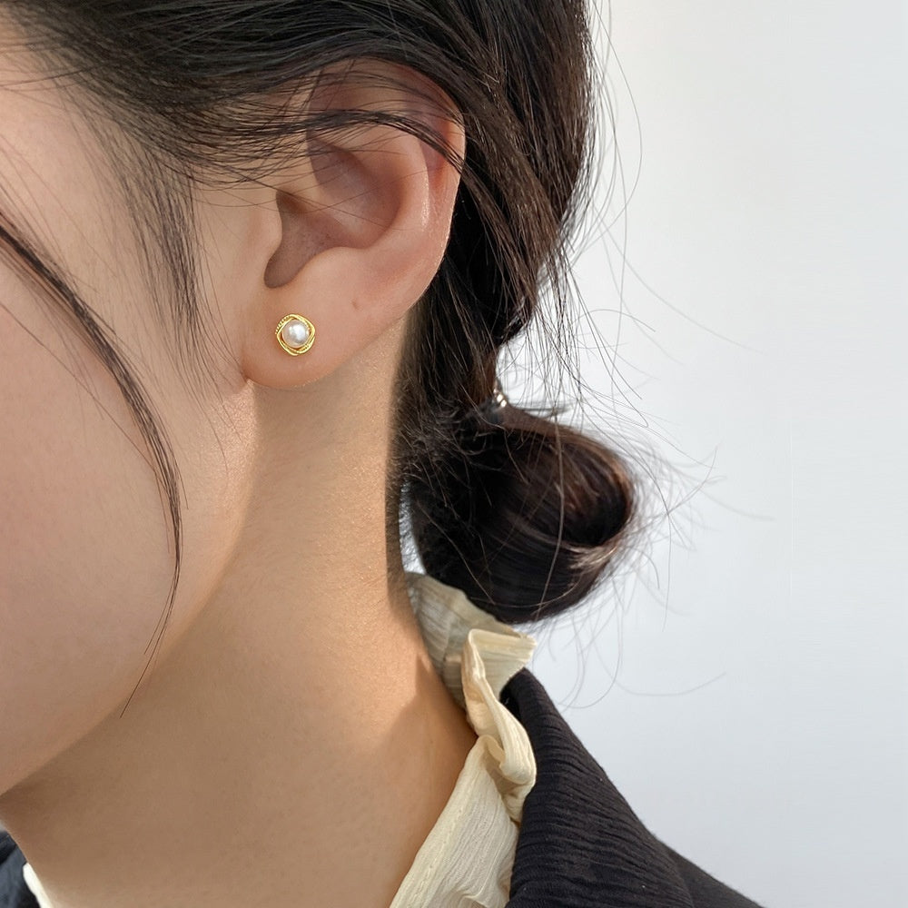 Lightweight and comfortable for daily wear